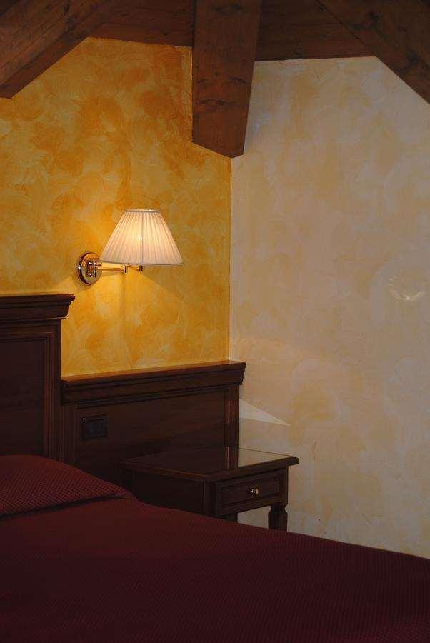 Hotel Vazzana Volpiano Quarto foto