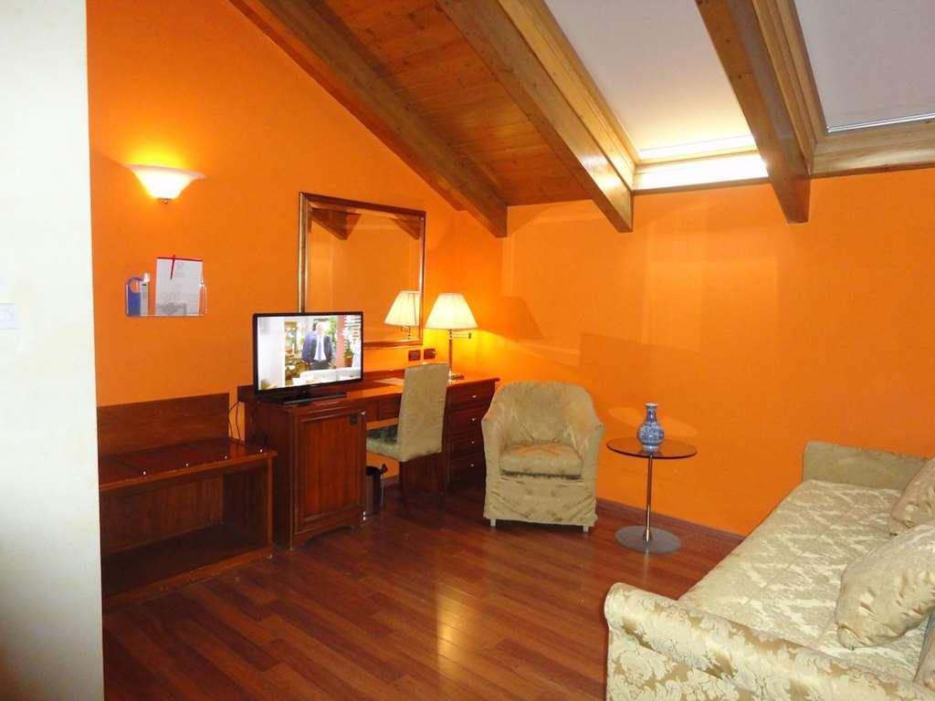 Hotel Vazzana Volpiano Quarto foto